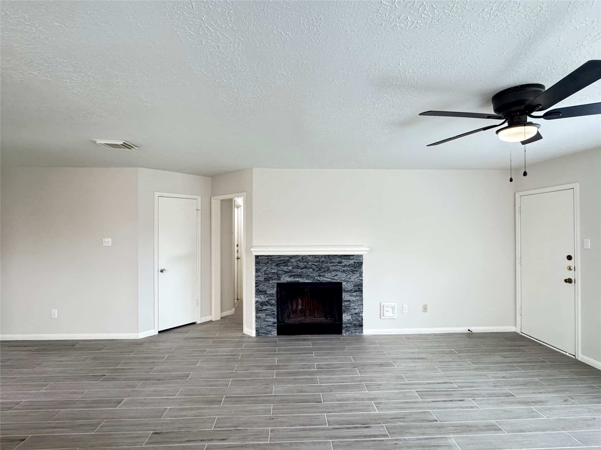 1915 Reddington Road Sugar Land, TX 77478 - Photo 6 of 34