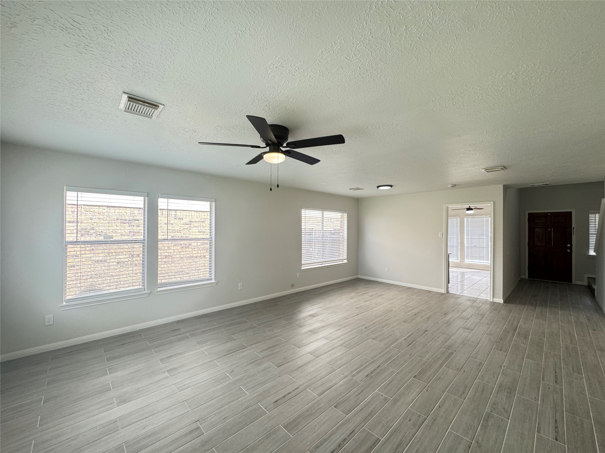 1915 Reddington Road Sugar Land, TX 77478 - Photo 7 of 34