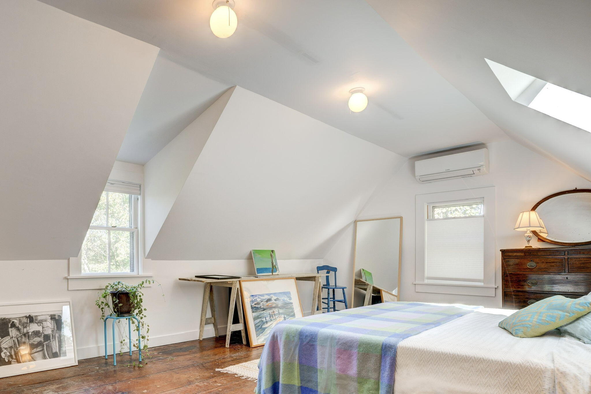 9 Locust Road Orleans, MA 02653 - Photo 29 of 41 a bedroom with a bed window and table