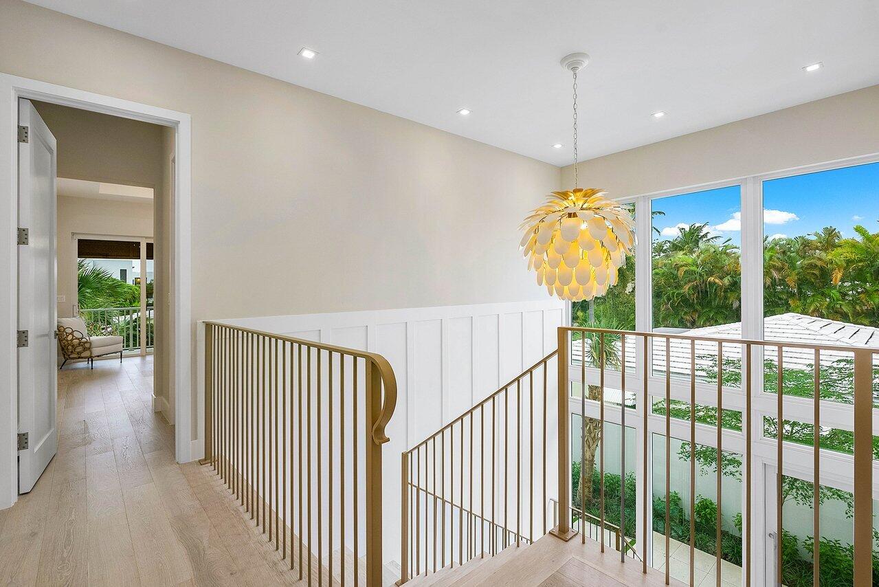 909 Bond Way Delray Beach, FL 33483 - Photo 24 of 43 a view of a interior of the house