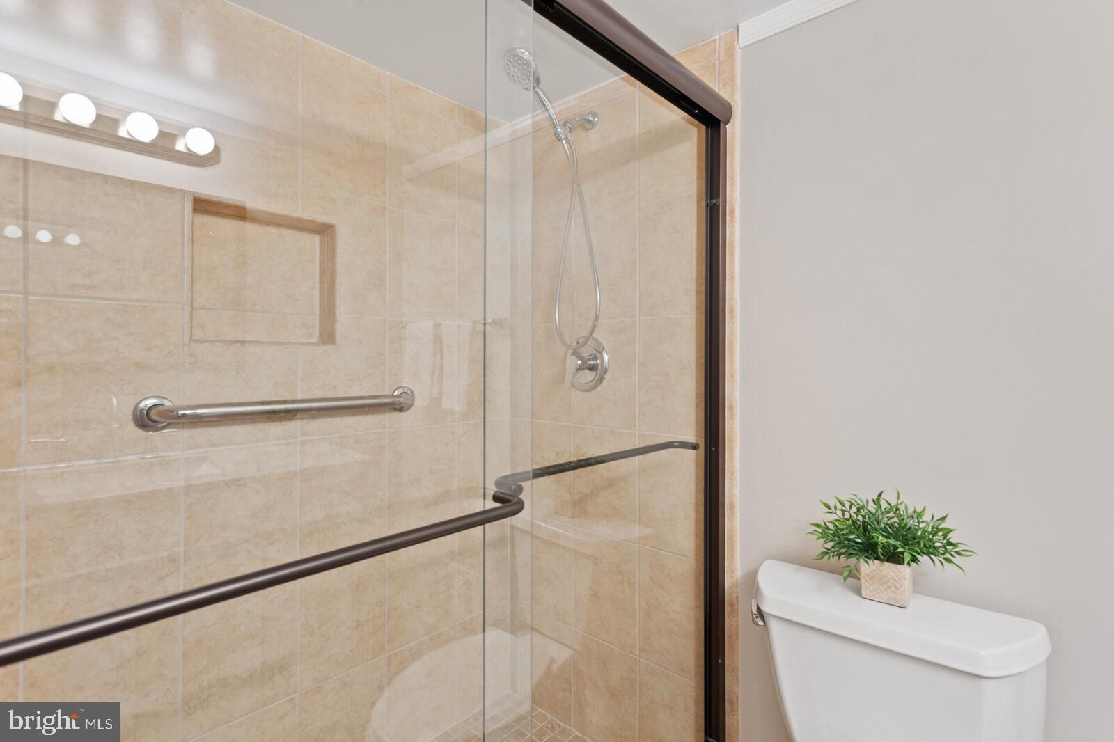 7021 Hadlow Drive Springfield, VA 22152 - Photo 17 of 47 Gorgeous Large Shower Stall