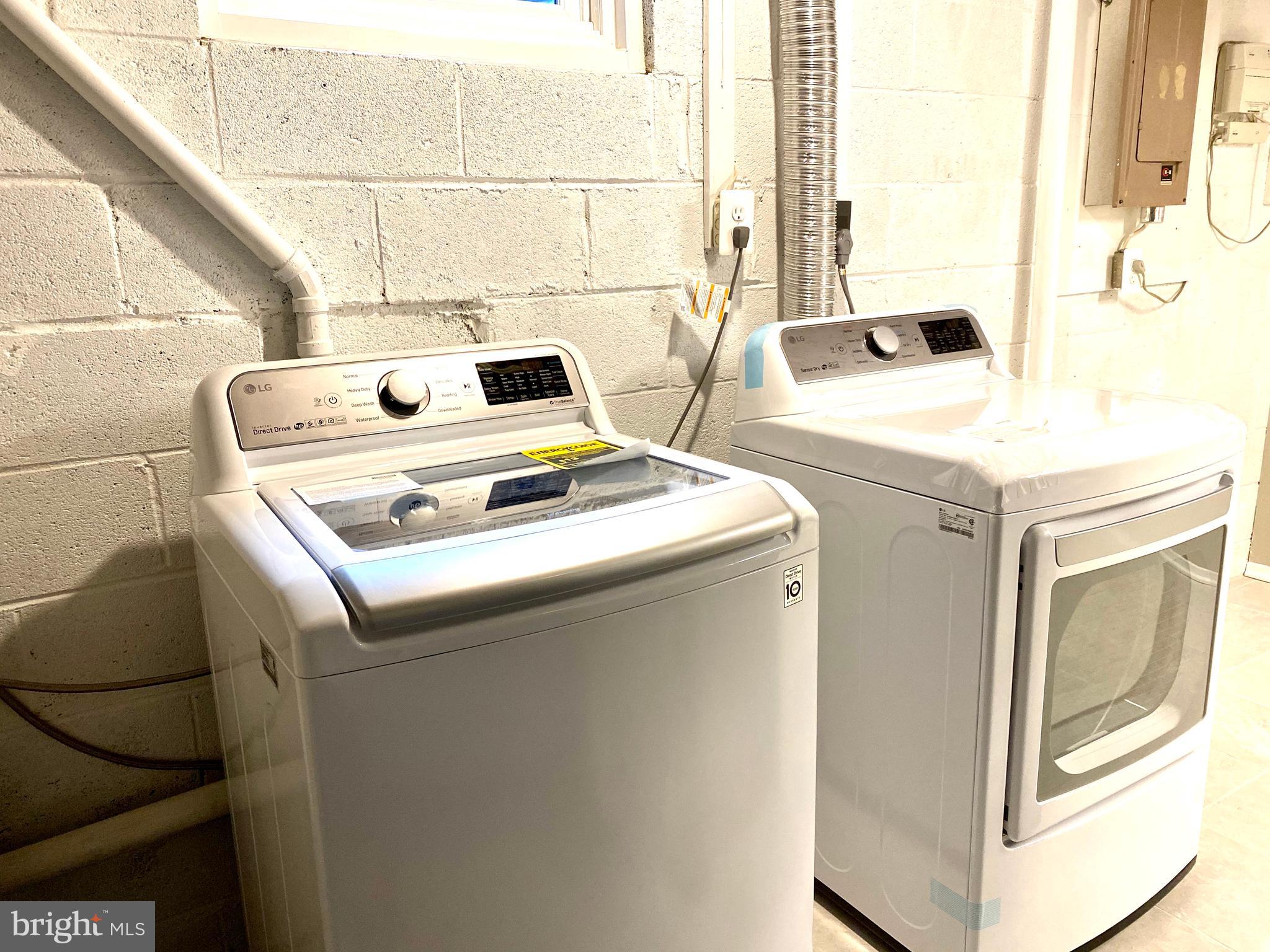 7021 Hadlow Drive Springfield, VA 22152 - Photo 39 of 47 Brand New Washer Dryer!