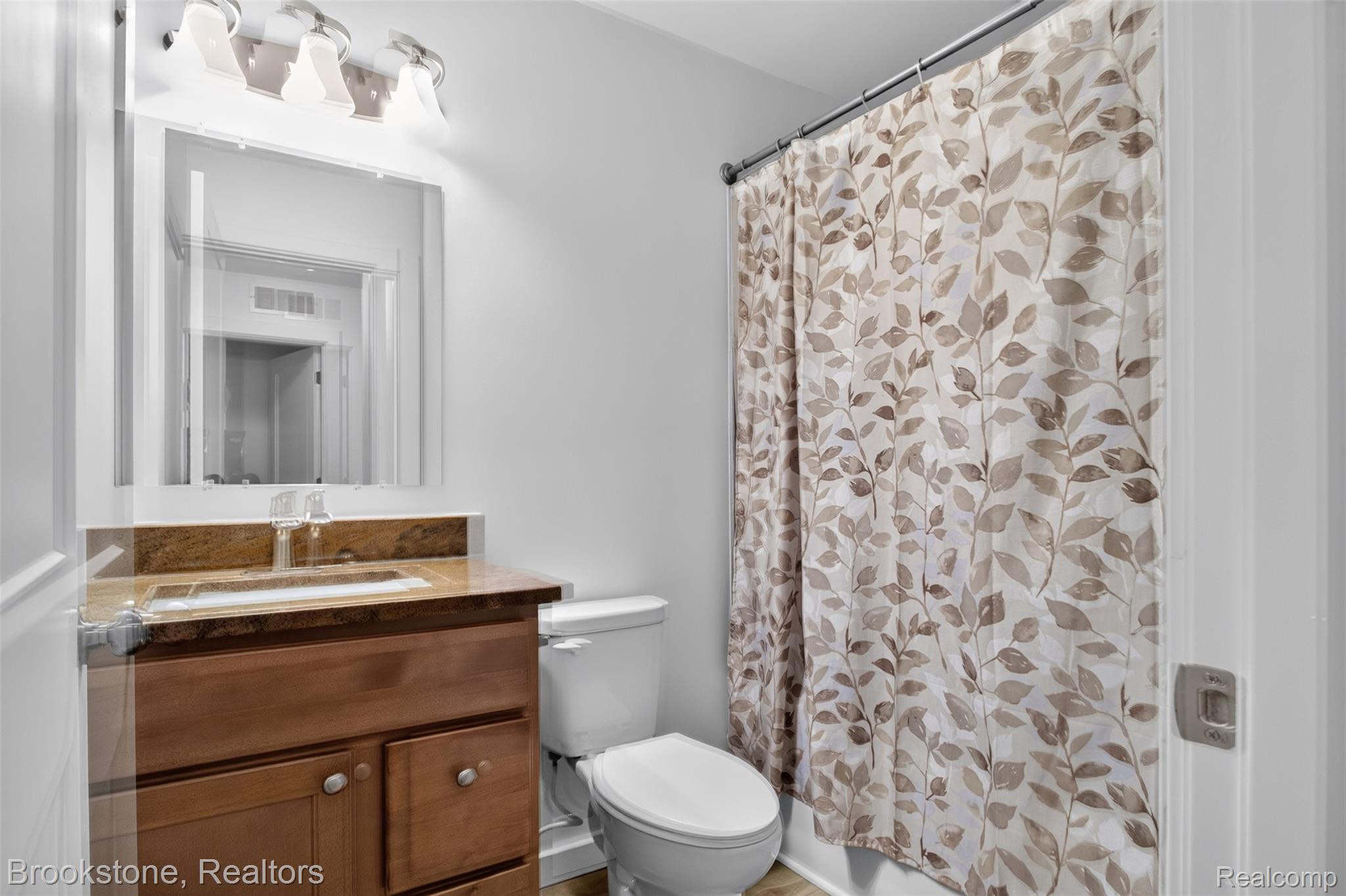 49050 Fuller Road New Baltimore, MI 48051 - Photo 17 of 24 026_BRIT6921.jpg
