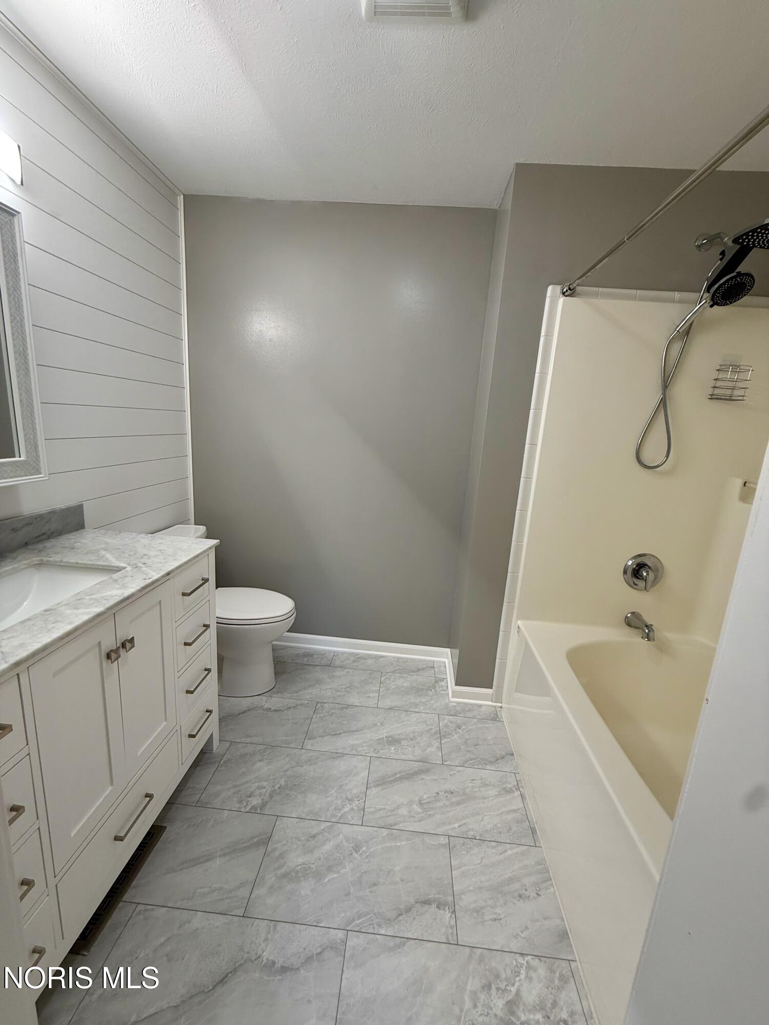 5225 Hanley Road Walbridge, OH 43465 - Photo 26 of 40 Gallery Image 26