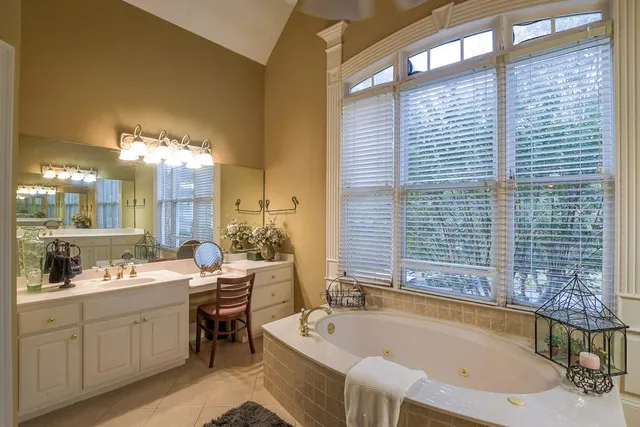 a view of empty room with window