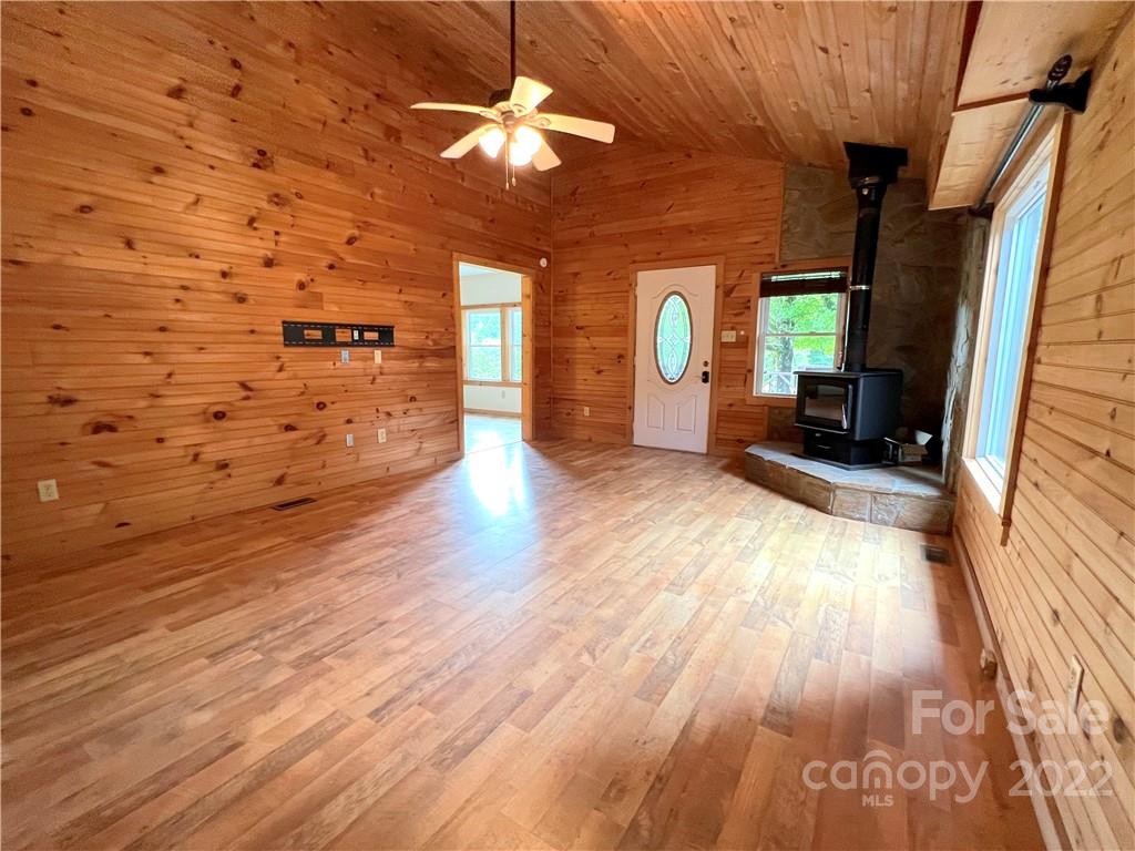 730 Pritchard Road Newland, NC 28657 - Photo 8 of 28 Gallery Image 8
