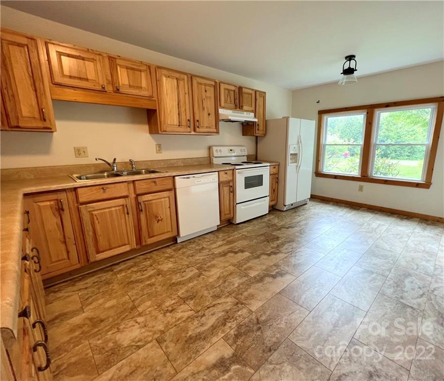 730 Pritchard Road Newland, NC 28657 - Photo 9 of 28 Gallery Image 9