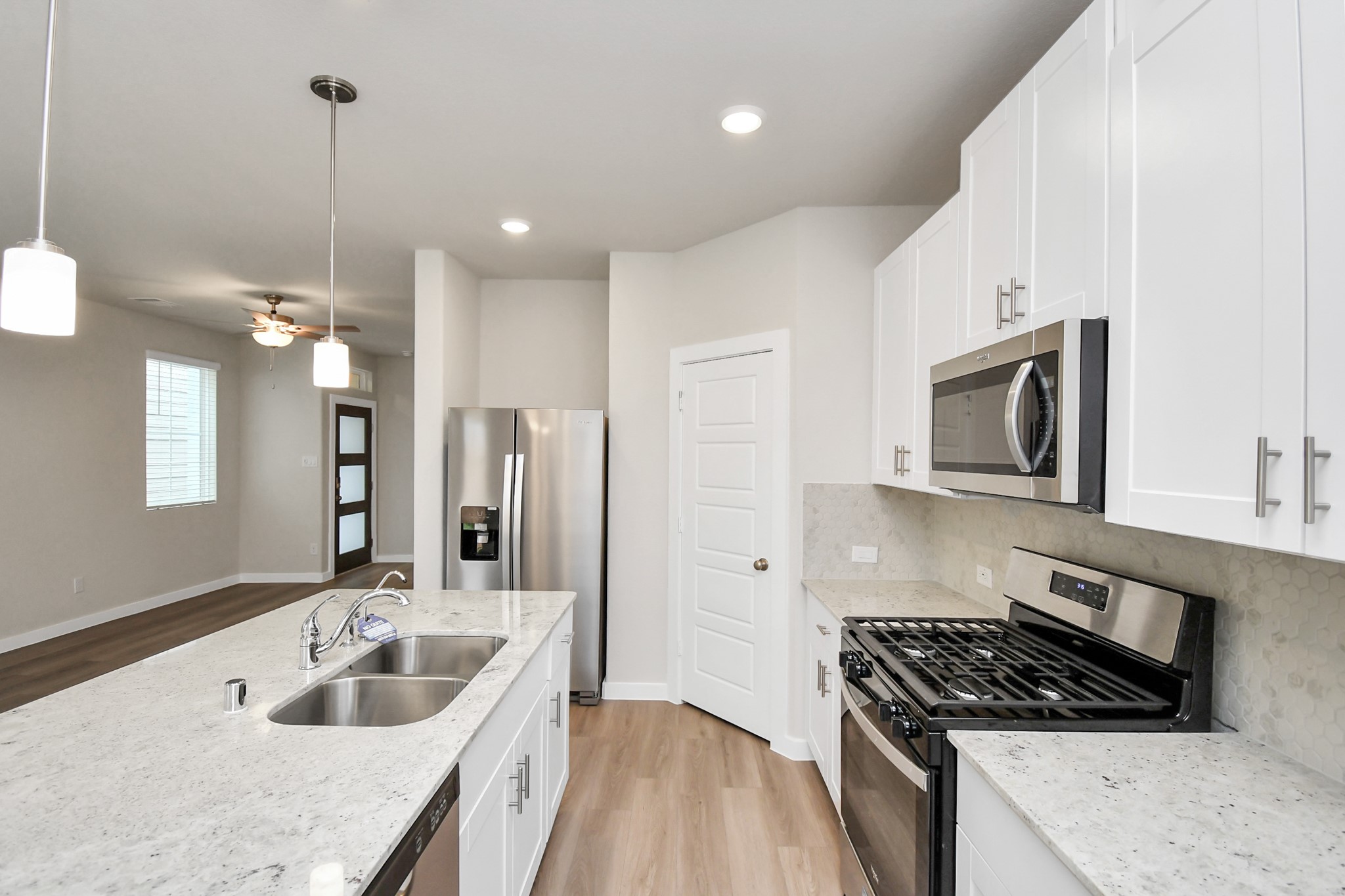 8408 Rising Stream Drive Houston, TX 77063 - Photo 18 of 39