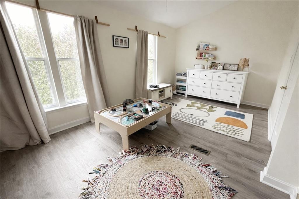 6 Hemingway Street Pittsburgh, PA 15213 - Photo 11 of 14 bedroom 2