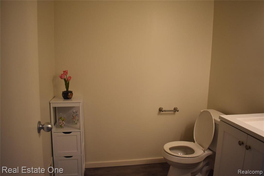654 Glasgow Court Rochester Hills, MI 48307 - Photo 17 of 30