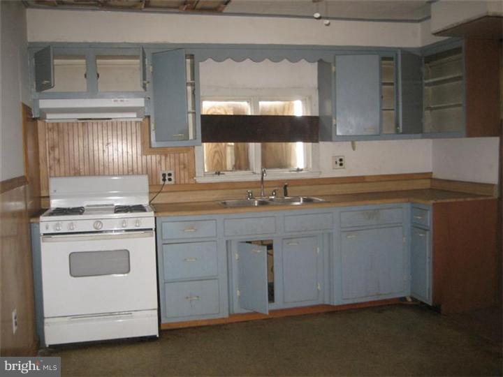 1363 Crown Point Road Westville, NJ 08093 - Photo 2 of 6 Gallery Image 2