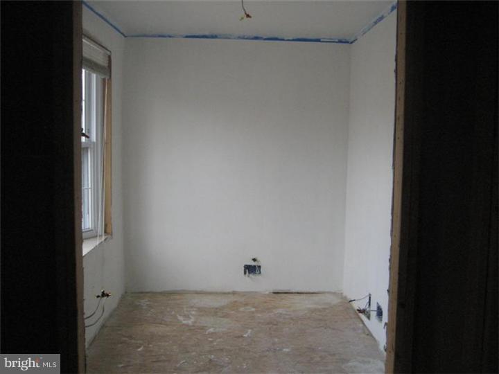 1363 Crown Point Road Westville, NJ 08093 - Photo 4 of 6 Gallery Image 4