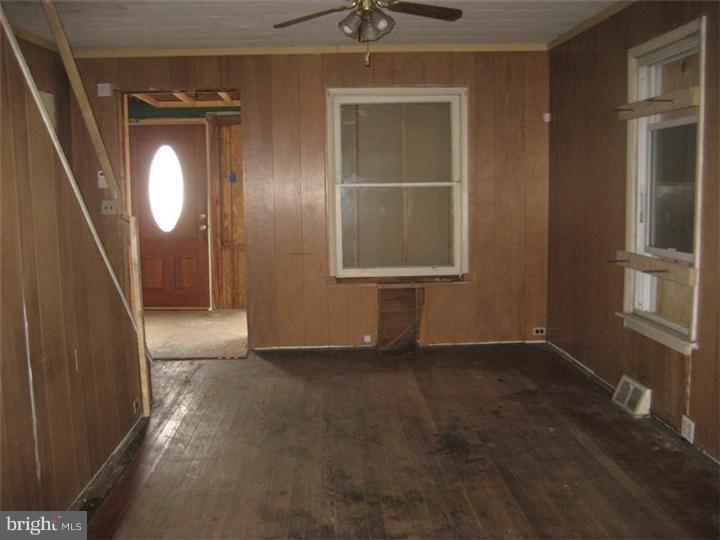 1363 Crown Point Road Westville, NJ 08093 - Photo 5 of 6 Gallery Image 5