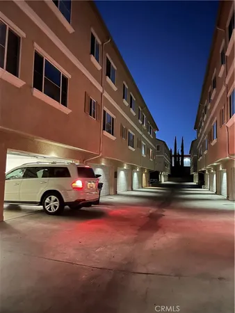 $698,000 | 9301 Shirley Avenue, Unit 13, Northridge, CA 91324