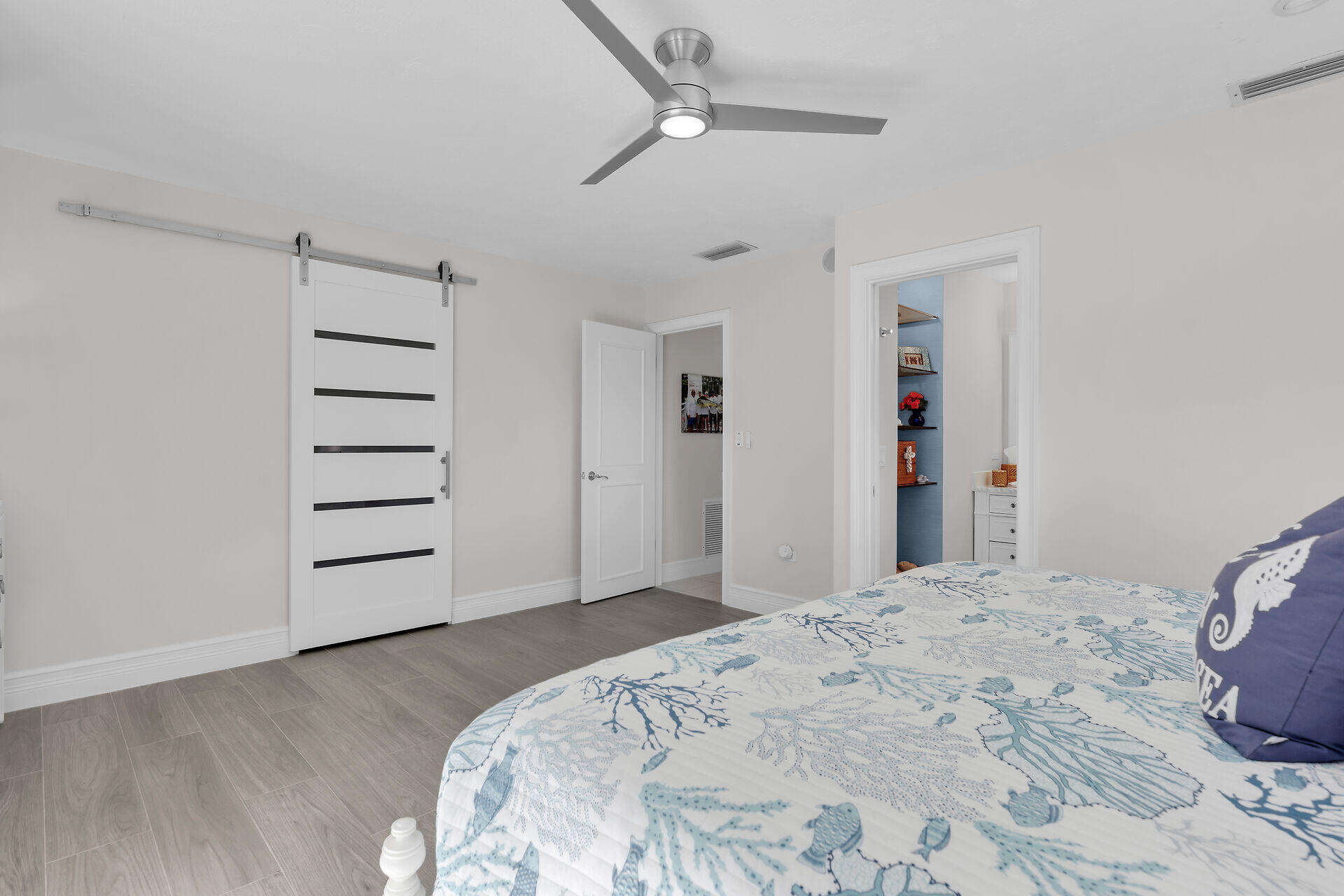 344 East Seaview Drive Duck Key, FL 33050 - Photo 16 of 48 Primary Suite