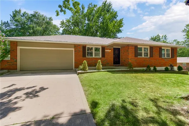 $320,000 | 8205 Freeman Avenue, Kansas City, KS 66112