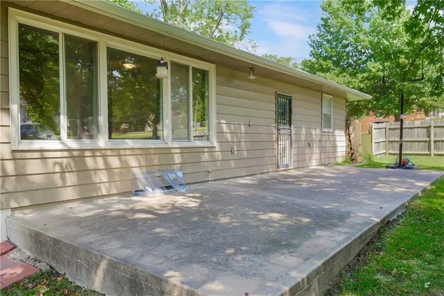 $320,000 | 8205 Freeman Avenue, Kansas City, KS 66112