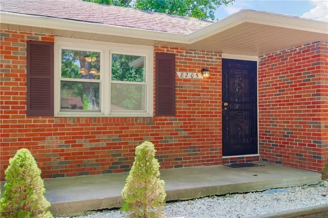 $320,000 | 8205 Freeman Avenue, Kansas City, KS 66112