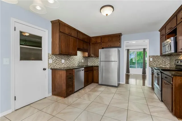 $320,000 | 8205 Freeman Avenue, Kansas City, KS 66112