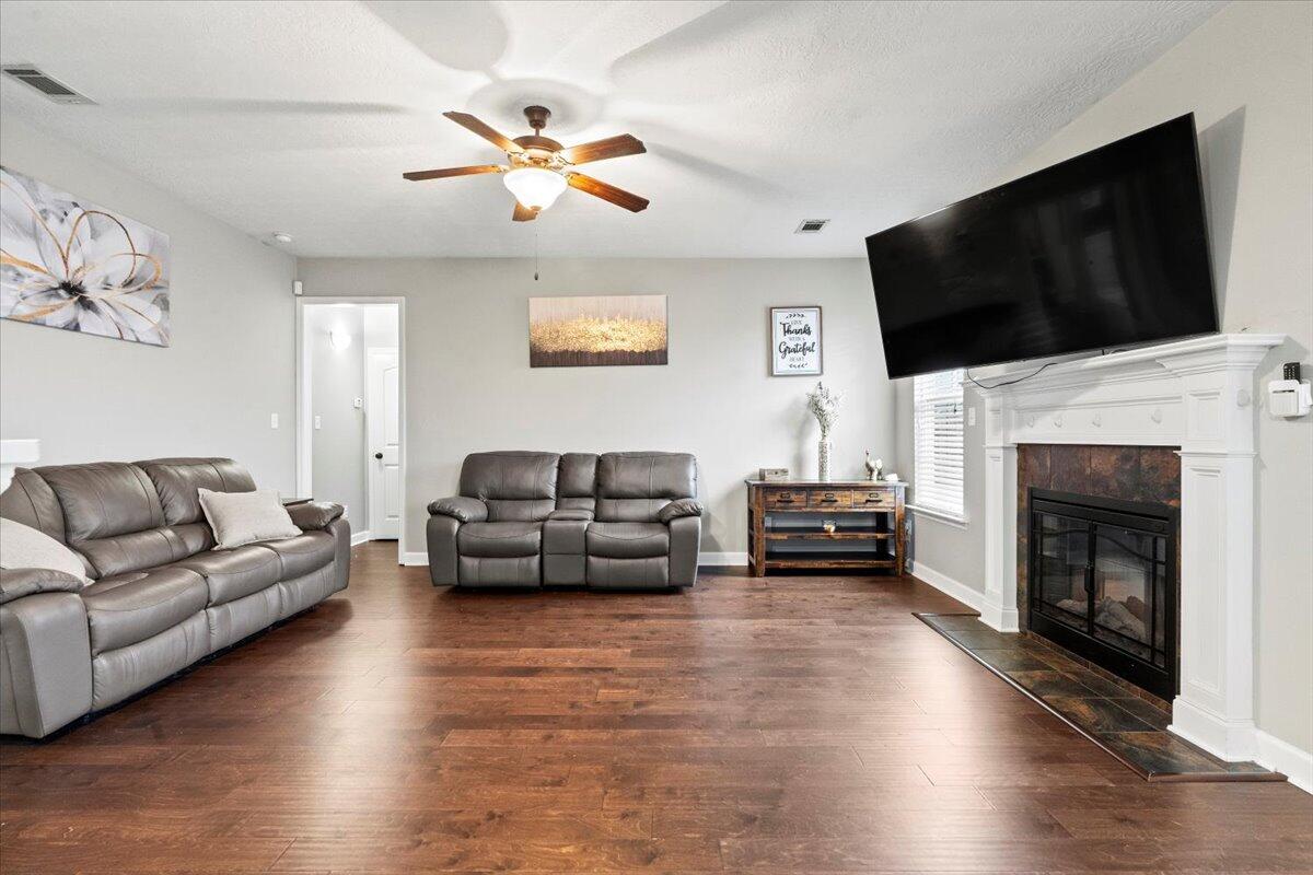1152 Rosland Circle Augusta, GA 30909 - Photo 18 of 37 18-Living Room