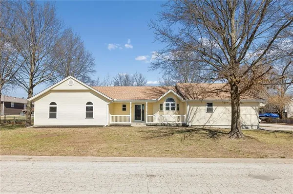$275,000 | 204 West 1st Street, Garden City, MO 64747