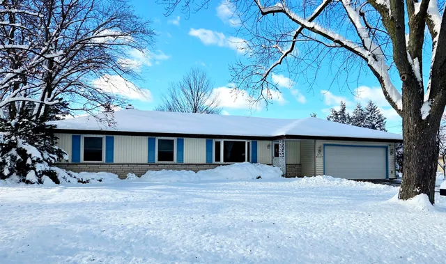 $399,800 | W154N10077 Moonlite Drive, Germantown, WI 53022