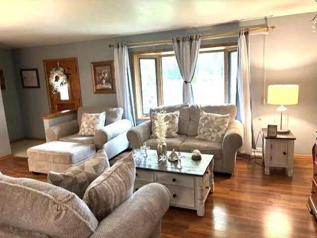 $399,800 | W154N10077 Moonlite Drive, Germantown, WI 53022