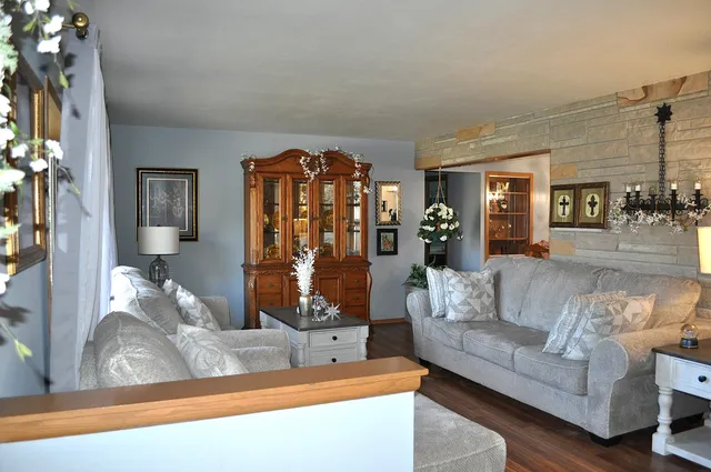 $399,800 | W154N10077 Moonlite Drive, Germantown, WI 53022