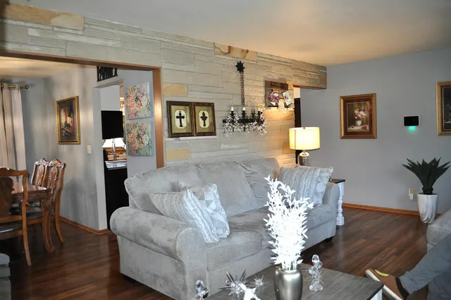 $399,800 | W154N10077 Moonlite Drive, Germantown, WI 53022