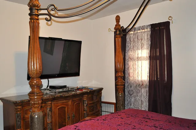 $399,800 | W154N10077 Moonlite Drive, Germantown, WI 53022