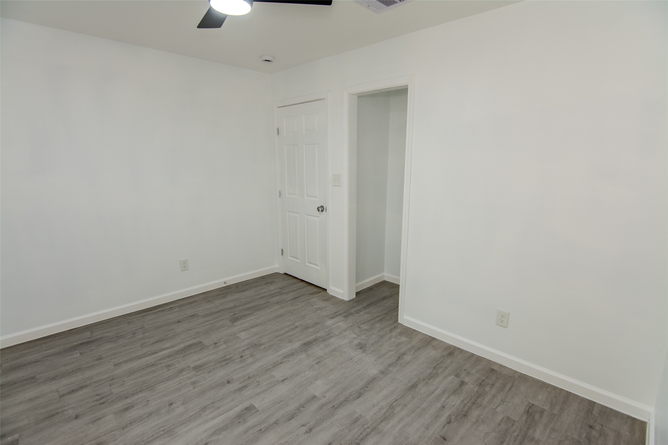 9210 St Lo Road Houston, TX 77033 - Photo 10 of 16 Bedroom 4