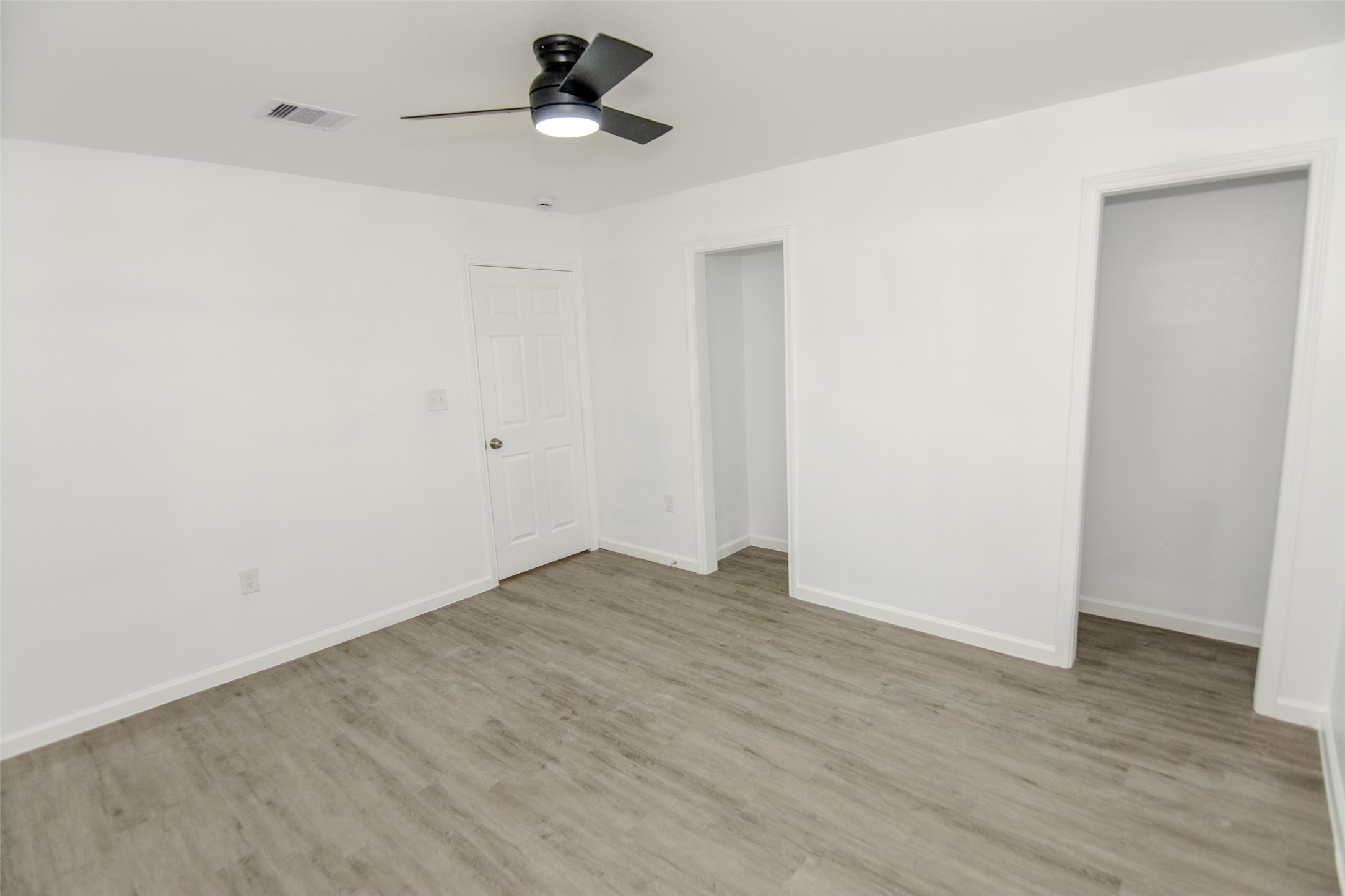 9210 St Lo Road Houston, TX 77033 - Photo 13 of 16 Bedroom 2