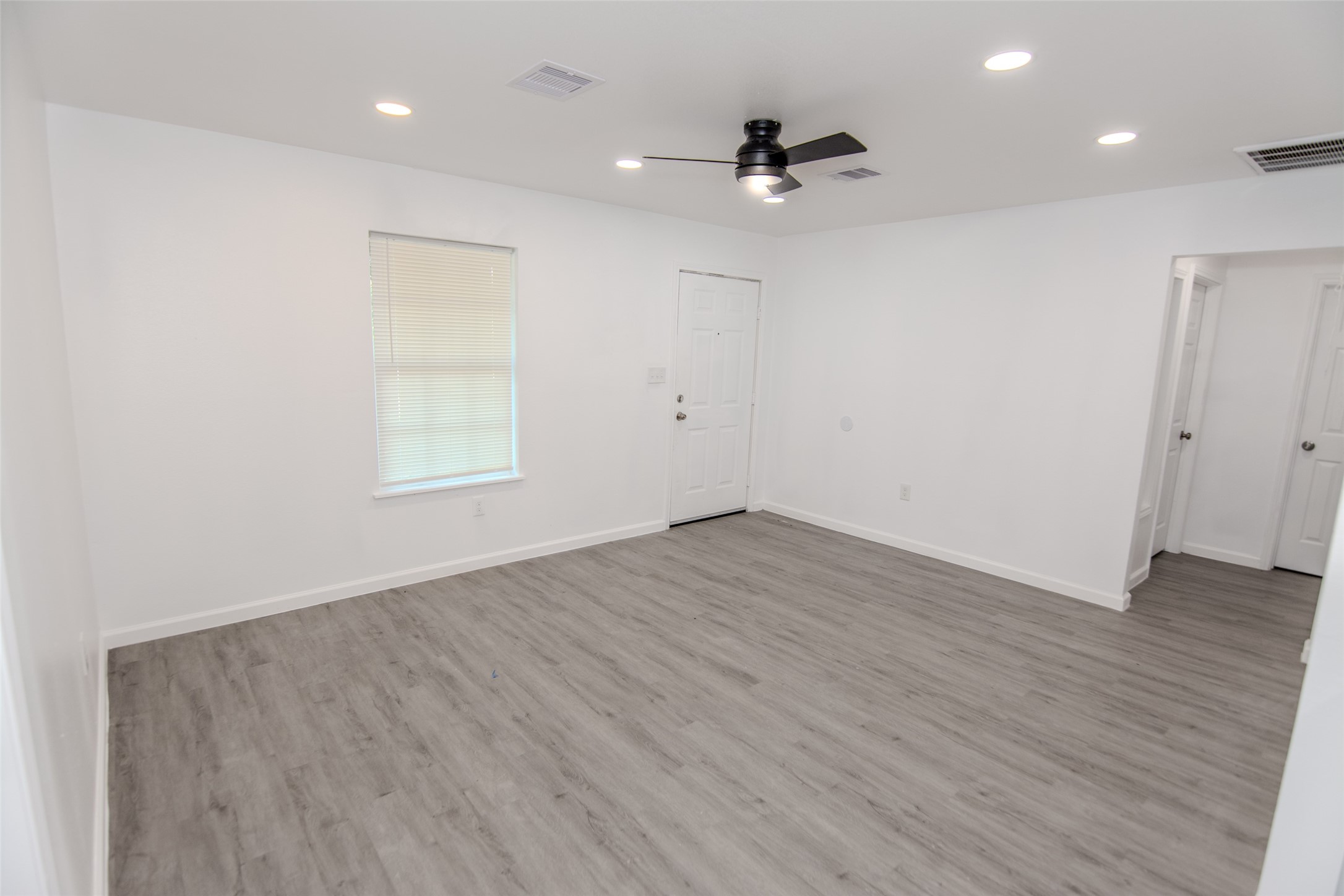 9210 St Lo Road Houston, TX 77033 - Photo 3 of 16 Walk into your newly remodeled living