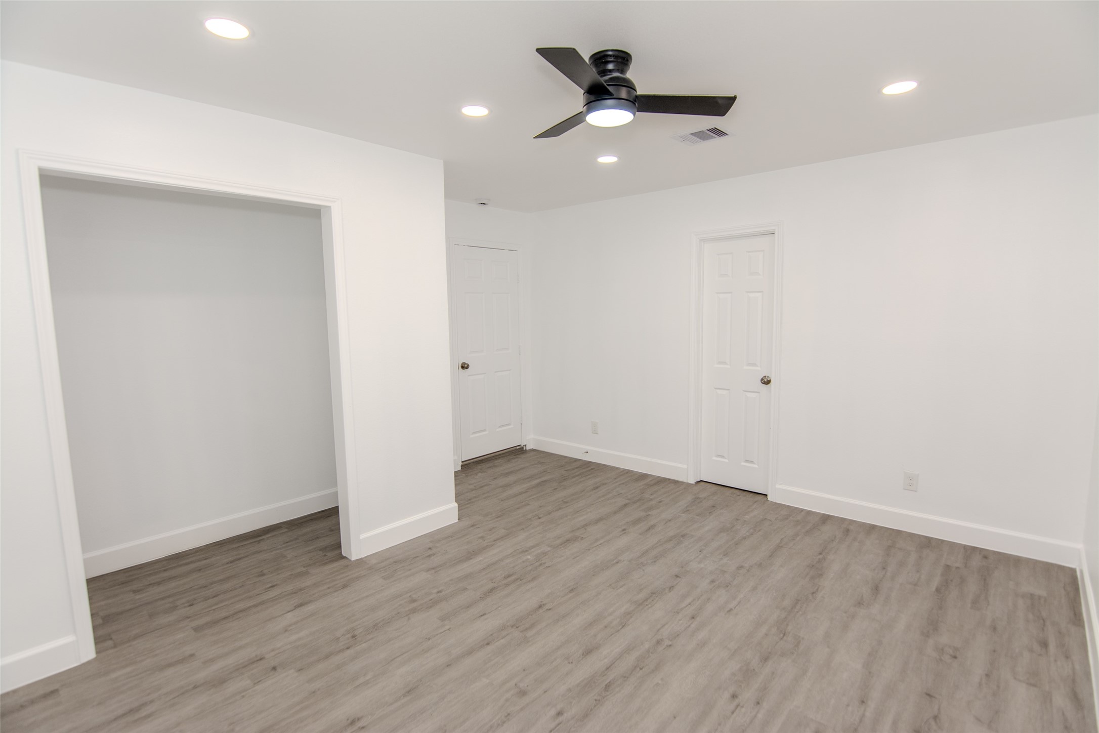 9210 St Lo Road Houston, TX 77033 - Photo 7 of 16 Bedroom 1