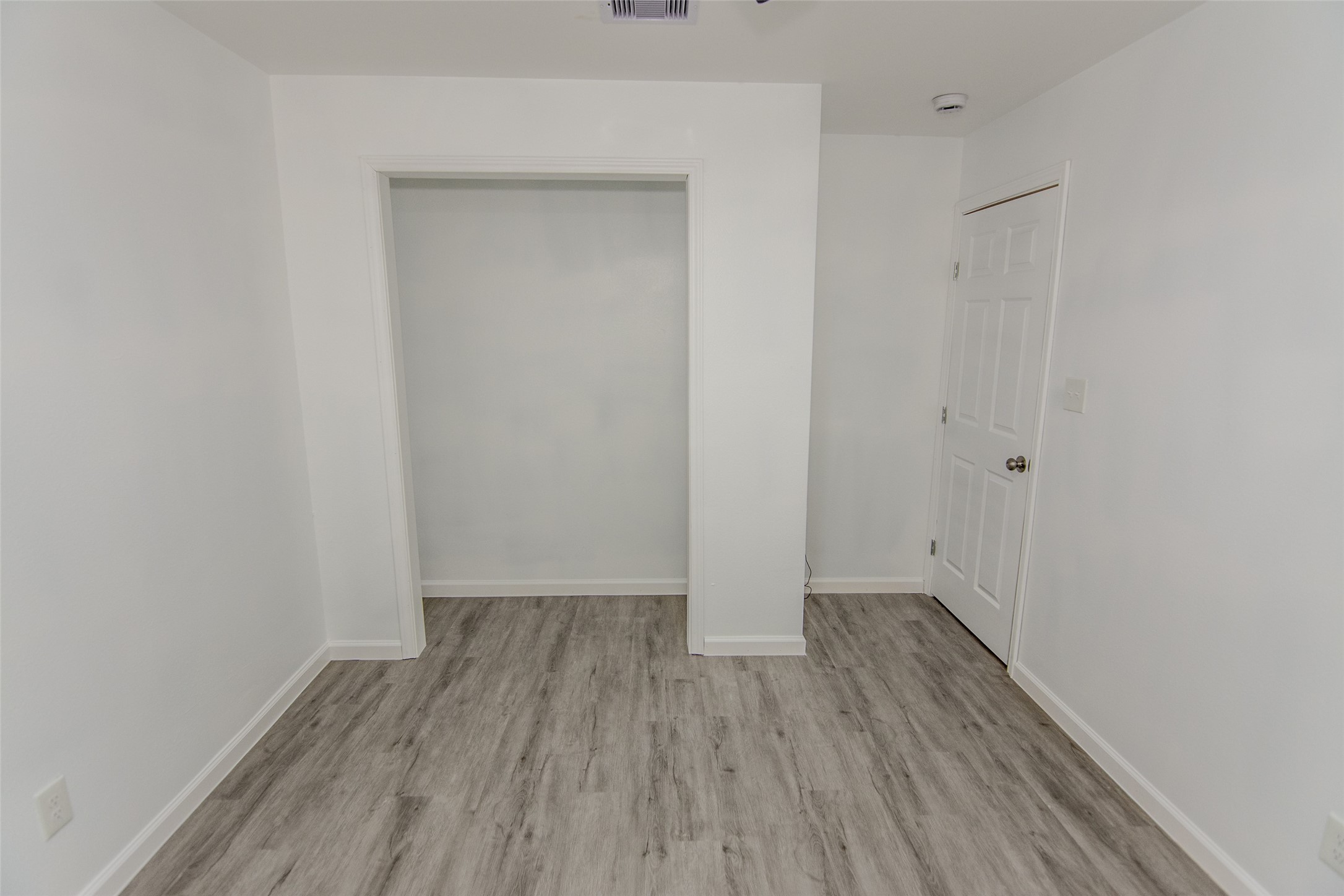 9210 St Lo Road Houston, TX 77033 - Photo 9 of 16 Bedroom 3