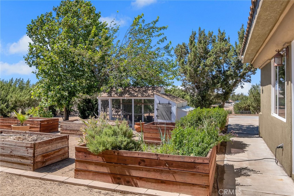 7026 Cataba Road Oak Hills, CA 92344 - Photo 51 of 62