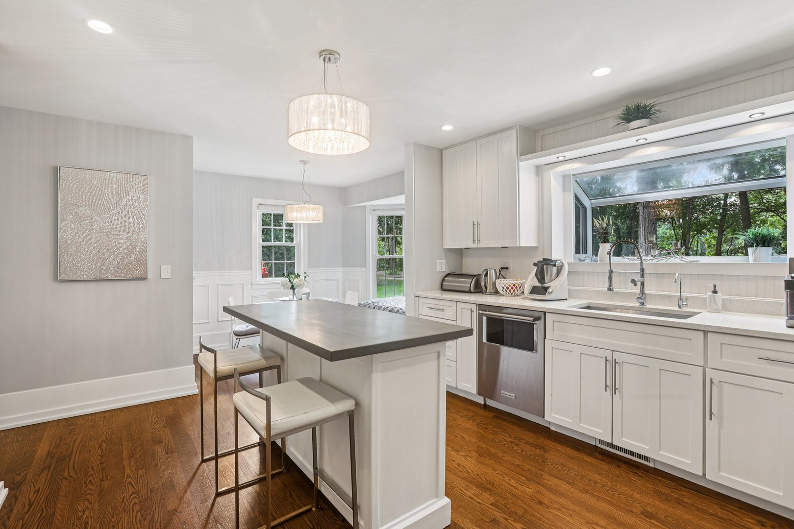 1834 West Palatine Road Palatine, IL 60067 - Photo 11 of 56