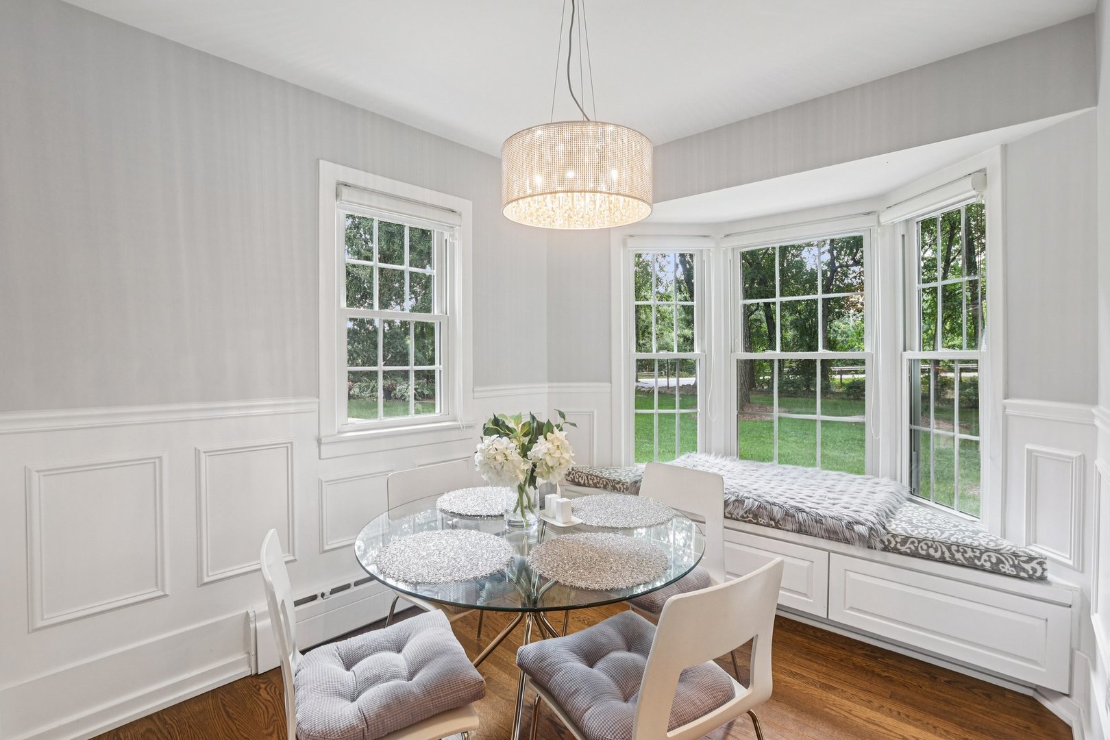 1834 West Palatine Road Palatine, IL 60067 - Photo 13 of 56 a dining room with furniture and window