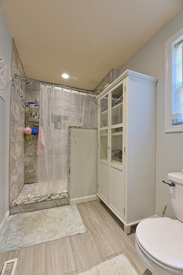 2812 Table Rock Road Medford, OR 97501 - Photo 6 of 24 6.6