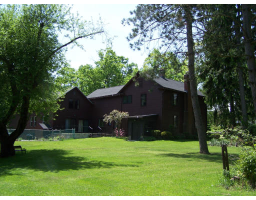 1288 Amostown Road West Springfield, MA 01089 - Photo 5 of 22