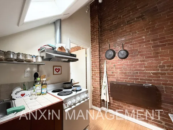 $2,600 | 2 Orchard Street, Unit 3, Cambridge, MA 02140