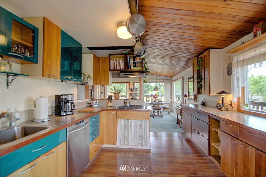 8224 Snohomish Road Blaine, WA 98230 - Photo 13 of 25 Gallery Image 13