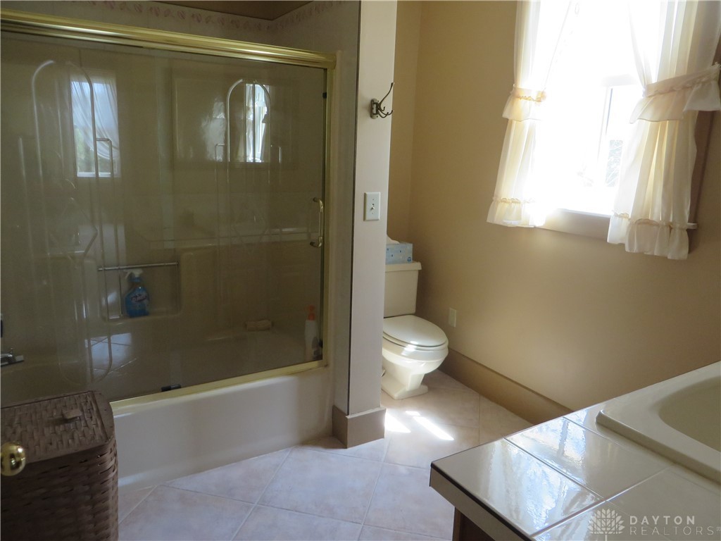 1855 West Alex Bell Road Dayton, OH 45459 - Photo 13 of 22 Gallery Image 13