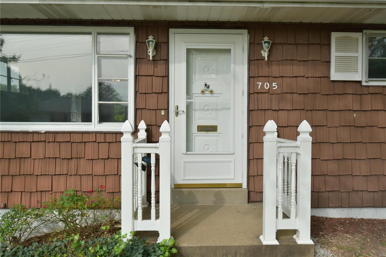 705 Forman Road St. Louis, MO 63123 - Photo 3 of 26 Gallery Image 3
