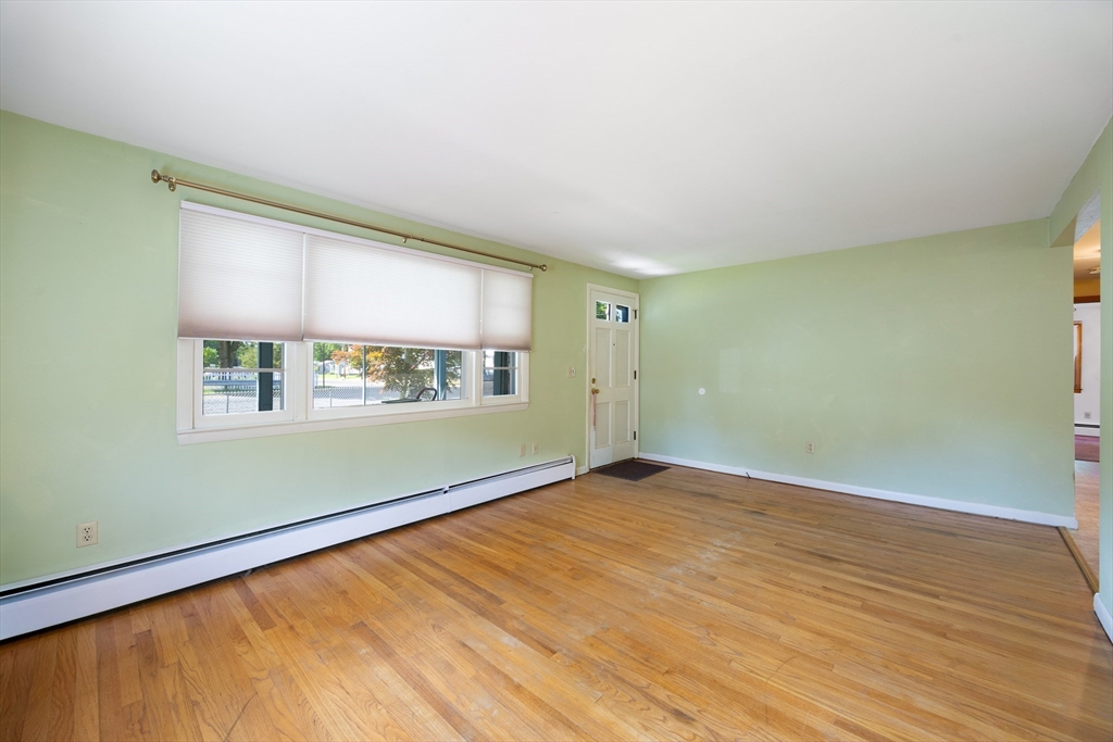 522 Prospect Street Chicopee, MA 01020 - Photo 12 of 24