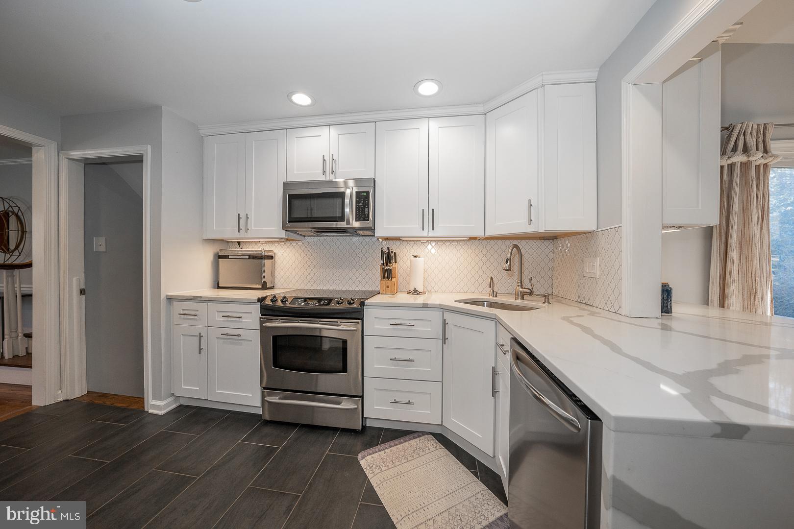 284 Croton Road Wayne, PA 19087 - Photo 8 of 38