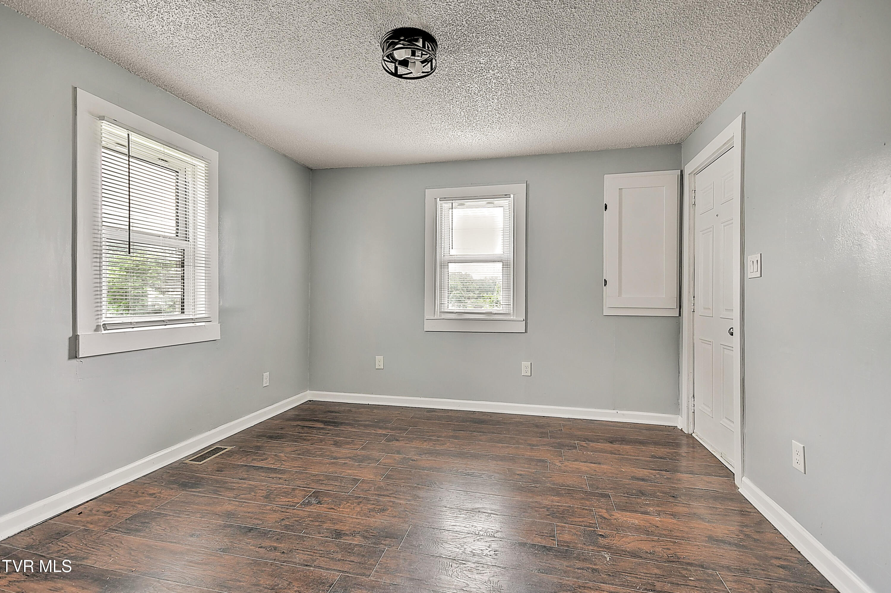 1208 Riverside Avenue, Unit 2 Kingsport, TN 37660 - Photo 7 of 28 1208 Riverside HB-6