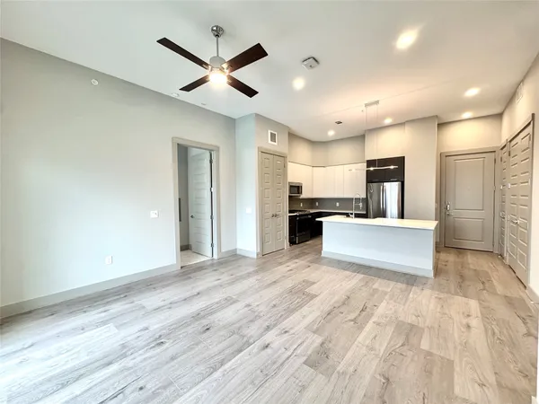 $2,639 | 401 West 25th Street, Unit 2125, Houston, TX 77008