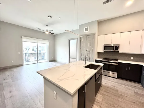 $2,639 | 401 West 25th Street, Unit 2125, Houston, TX 77008