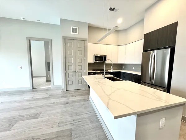$2,639 | 401 West 25th Street, Unit 2125, Houston, TX 77008